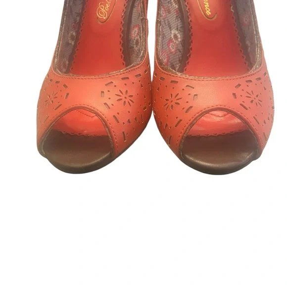 Poetic License Irregular Choice Leather Lizard 3 1/2 inch High Heel Pump. Size 8 - Picture 6 of 9